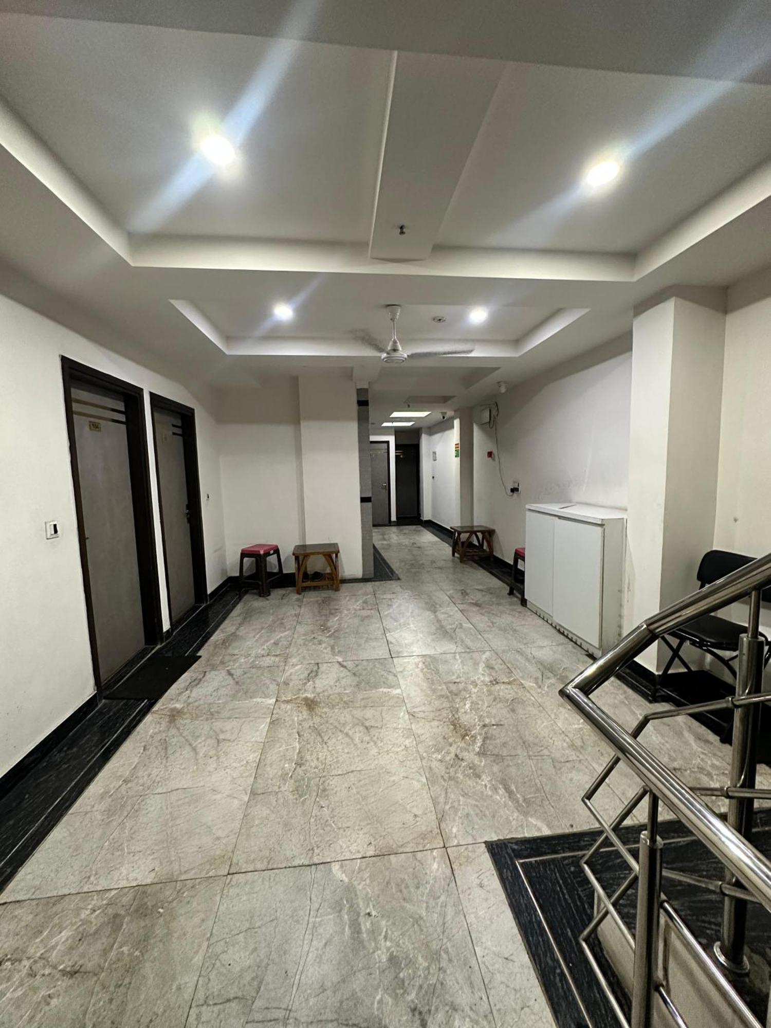 Hotel Red Stone Inn - Near New Delhi Railway Station - Paharganj Exterior photo