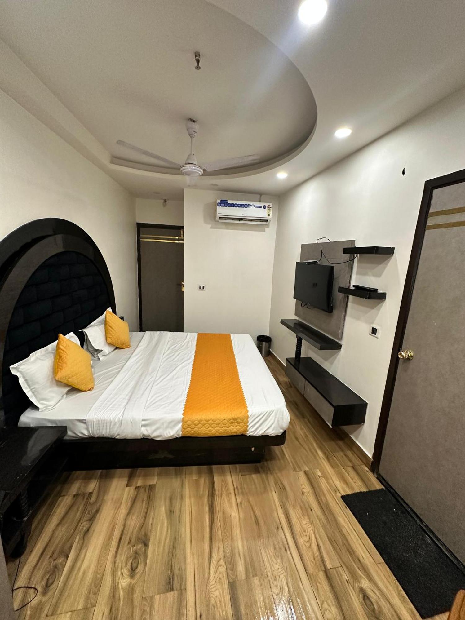 Hotel Red Stone Inn - Near New Delhi Railway Station - Paharganj Exterior photo